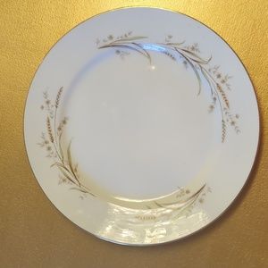 Golden Harvest Fine China Japan Wheat Dinner Plates Approx 10.5" Lot of 4